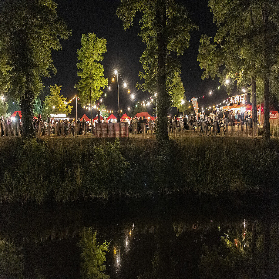 Hafenfest, direkt am Main
